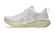 Load image into Gallery viewer, Novablast 5 Wide Men's :White | Fawn