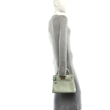 Load image into Gallery viewer, Matte Alligator Kelly Retourne 28 Vert D'eau