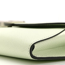 Load image into Gallery viewer, Epsom Maillon Wallet To Go Vert Fizz