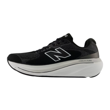 Load image into Gallery viewer, New Balance 860 v15