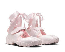 Load image into Gallery viewer, Nike Air Rift SE W "Light Soft Pink"