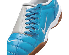 Load image into Gallery viewer, Nike Total 90 "University Blue"