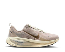 Load image into Gallery viewer, Nike Vomero 18 SE W "Cream II"