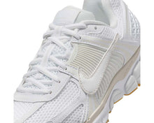 Load image into Gallery viewer, Nike Zoom Vomero 5 W "White Gum"