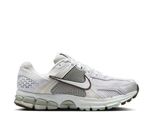 Load image into Gallery viewer, Nike Zoom Vomero 5 W "Summit White"
