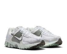 Load image into Gallery viewer, Nike Zoom Vomero 5 W "Summit White"