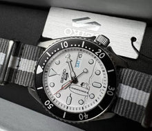 Load image into Gallery viewer, Seiko 5 Sports x Peanuts Surfboard Snoopy Limited Edition White Dial Two Tone NATO Strap Watch For Men - SRPK25K1