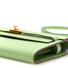 Load image into Gallery viewer, Epsom Verso Kelly Wallet To Go  Vert Criquet Bleu Brume