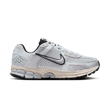 Load image into Gallery viewer, Nike Zoom Vomero 5 W