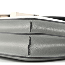 Load image into Gallery viewer, Metallic Chevre Chamkilight Constance 18 Argent