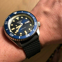 Load image into Gallery viewer, Seiko 5 Sports SKX Automatic Blue Dial Blue Silicone Strap Watch for Men - SRPD71K2