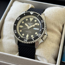Load image into Gallery viewer, Seiko 5 Sports SKX Automatic Black Dial Black Silicone Strap Watch for Men - SRPD73K2