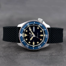 Load image into Gallery viewer, Seiko 5 Sports SKX Automatic Blue Dial Blue Silicone Strap Watch for Men - SRPD71K2
