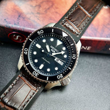 Load image into Gallery viewer, Seiko 5 Sports SKX Automatic Black Dial Black Leather Strap Watch for Men - SRPD55K2