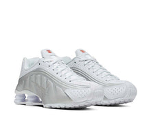 Load image into Gallery viewer, Nike Shox R4 W